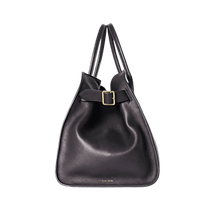 <tc>The Row</tc> Margaux 17 柔軟皮革包