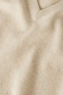 <tc>Loro Piana</tc> เสื้อคอวีคลาสสิกสำหรับผู้ชาย