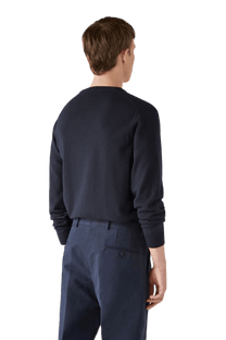 <tc>Loro Piana</tc> เสื้อคอวีคลาสสิกสำหรับผู้ชาย