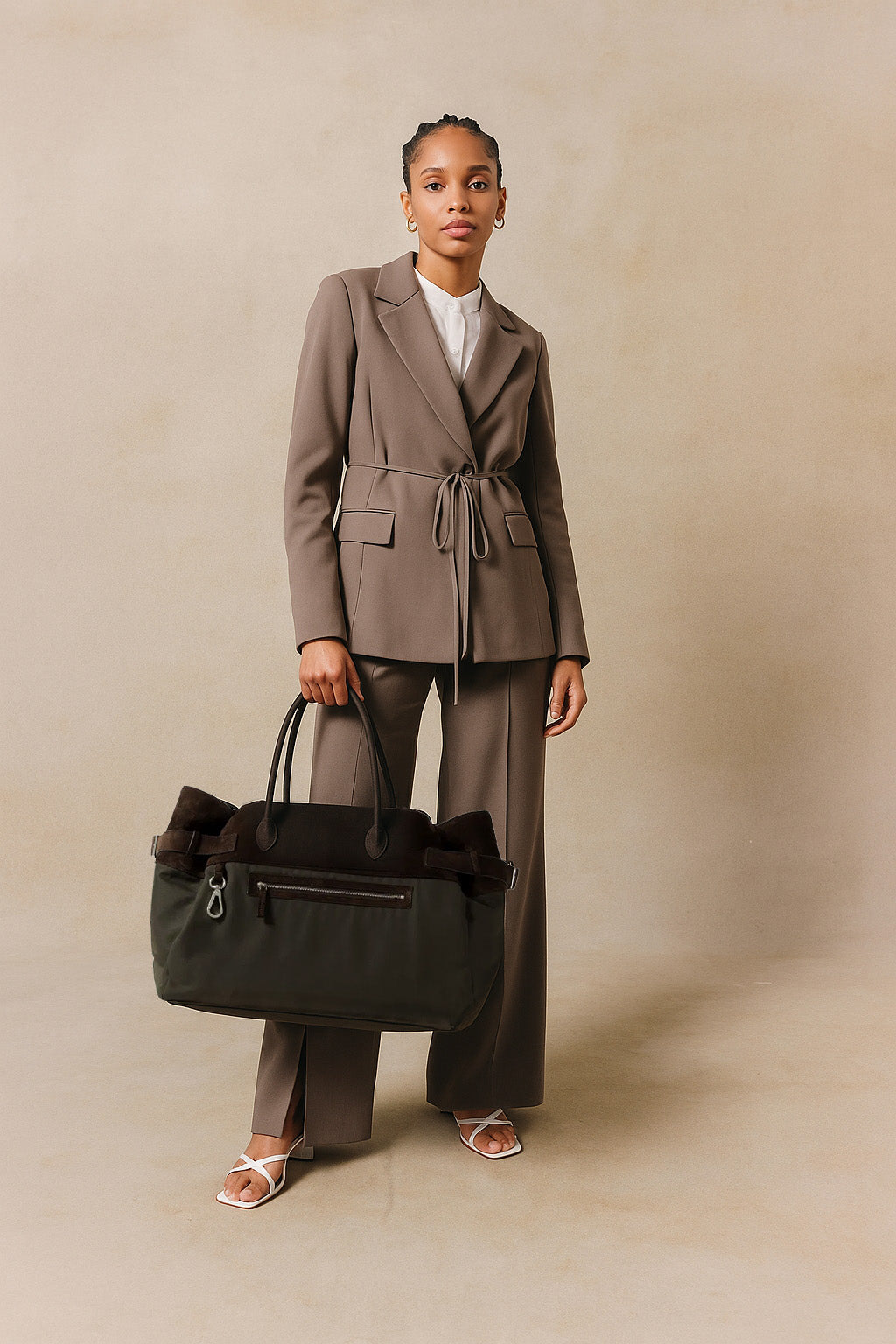 <tc>The Row</tc> Margaux 17 內外扣皮革帆布托特包