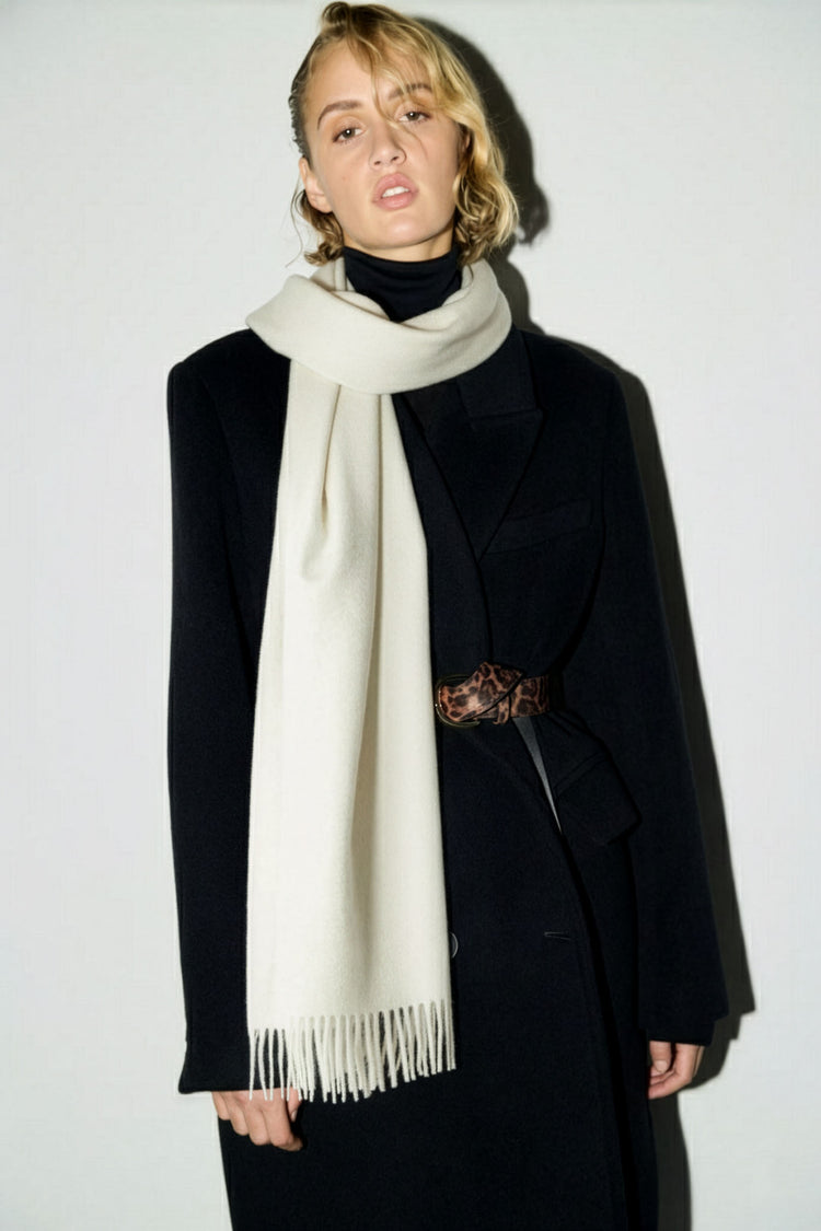 <tc>Loro Piana</tc>的 Loro 圍巾