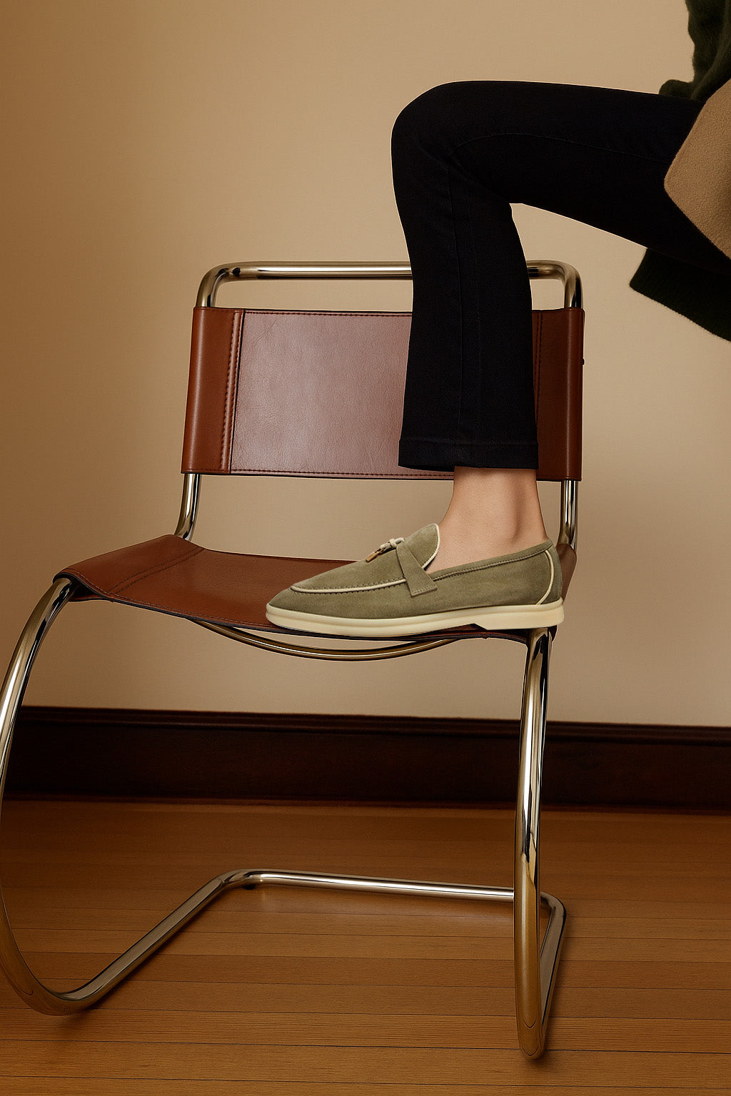<tc>Loro Piana</tc> 女士夏季 Charms Walk 樂福鞋（絨面革）