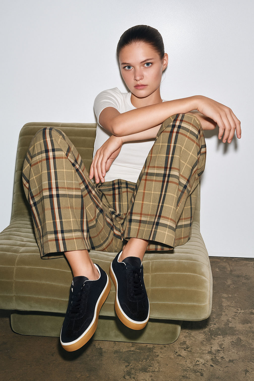 <tc>Loro Piana</tc> 女款 Tennis Walk 運動鞋（絨面小牛皮）
