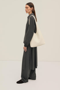 <tc>The Row</tc> Bindle Three皮革肩背包