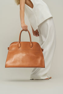 <tc>The Row</tc> Margaux 17 柔軟皮革包