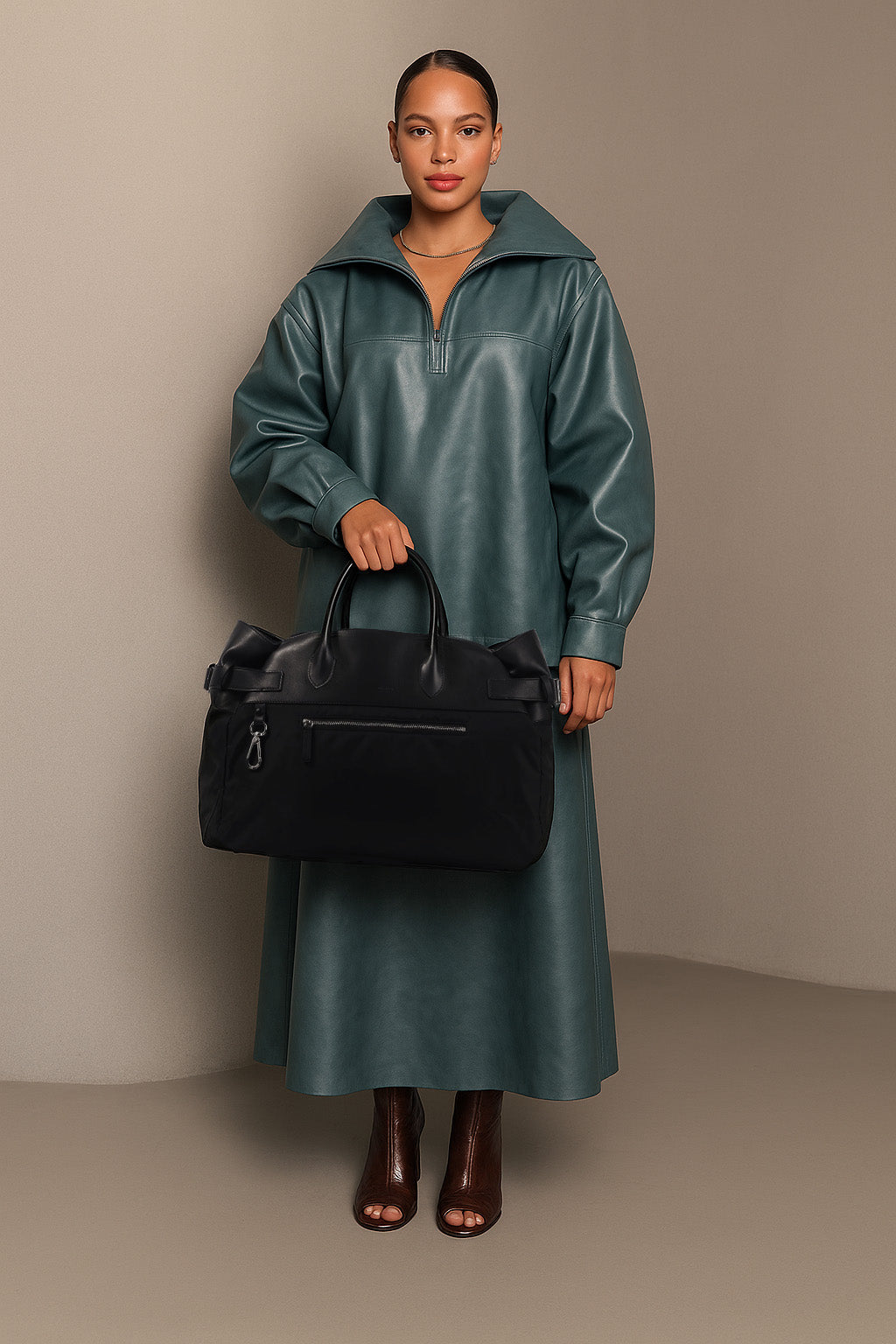 <tc>The Row</tc> Margaux 17 內外扣皮革帆布托特包
