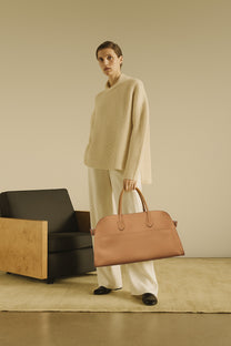 <tc>The Row</tc> EW Margaux 皮革包