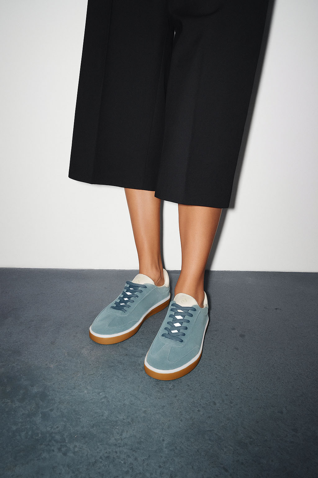 <tc>Loro Piana</tc> 女款 Tennis Walk 運動鞋（絨面小牛皮）