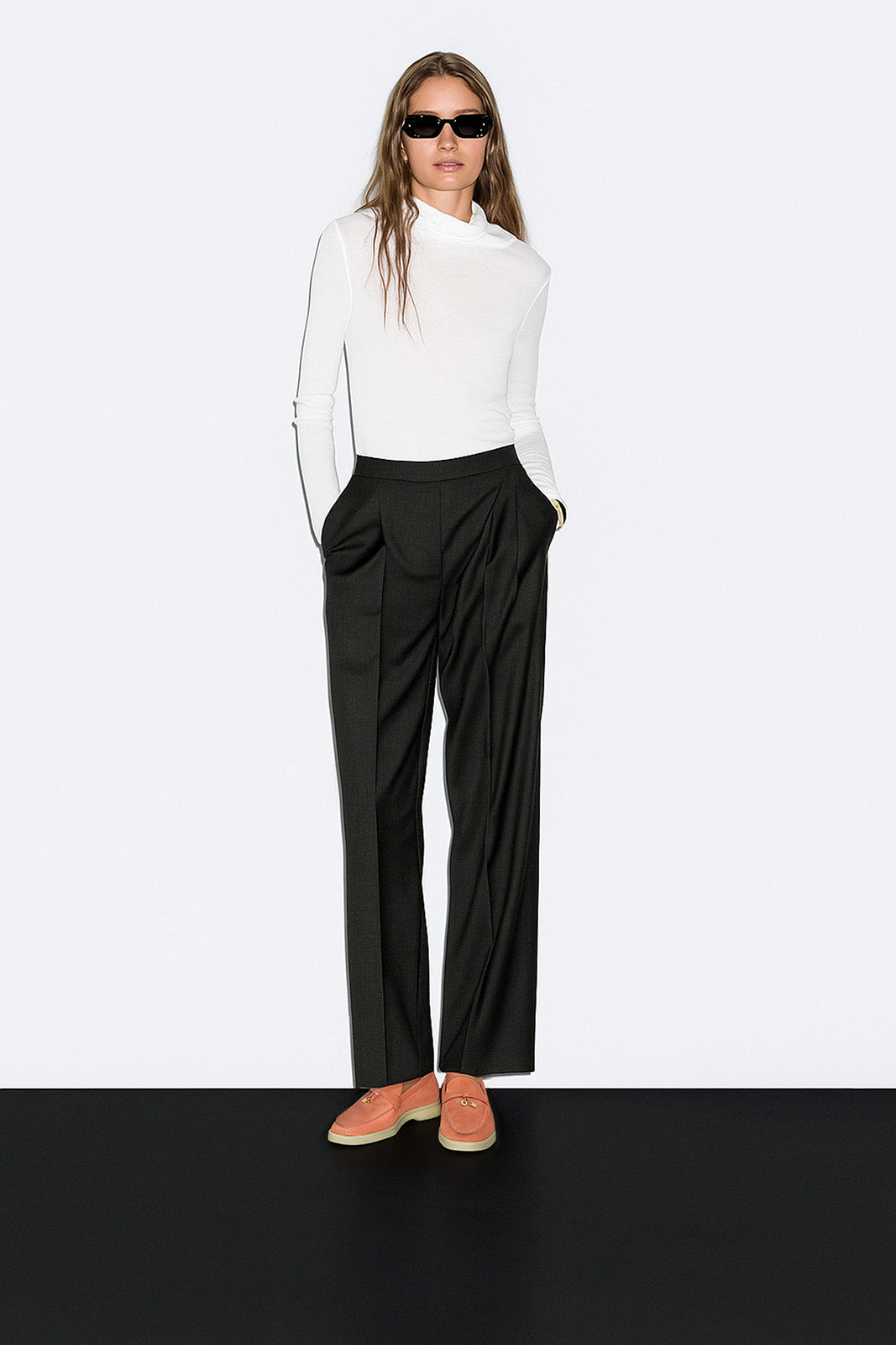 <tc>Loro Piana</tc> 女士夏季 Charms Walk 樂福鞋（絨面革）
