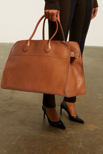 <tc>The Row</tc> Margaux 17 柔軟皮革包