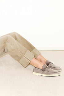 <tc>Loro Piana</tc> 女士夏季 Charms Walk 樂福鞋（絨面革）