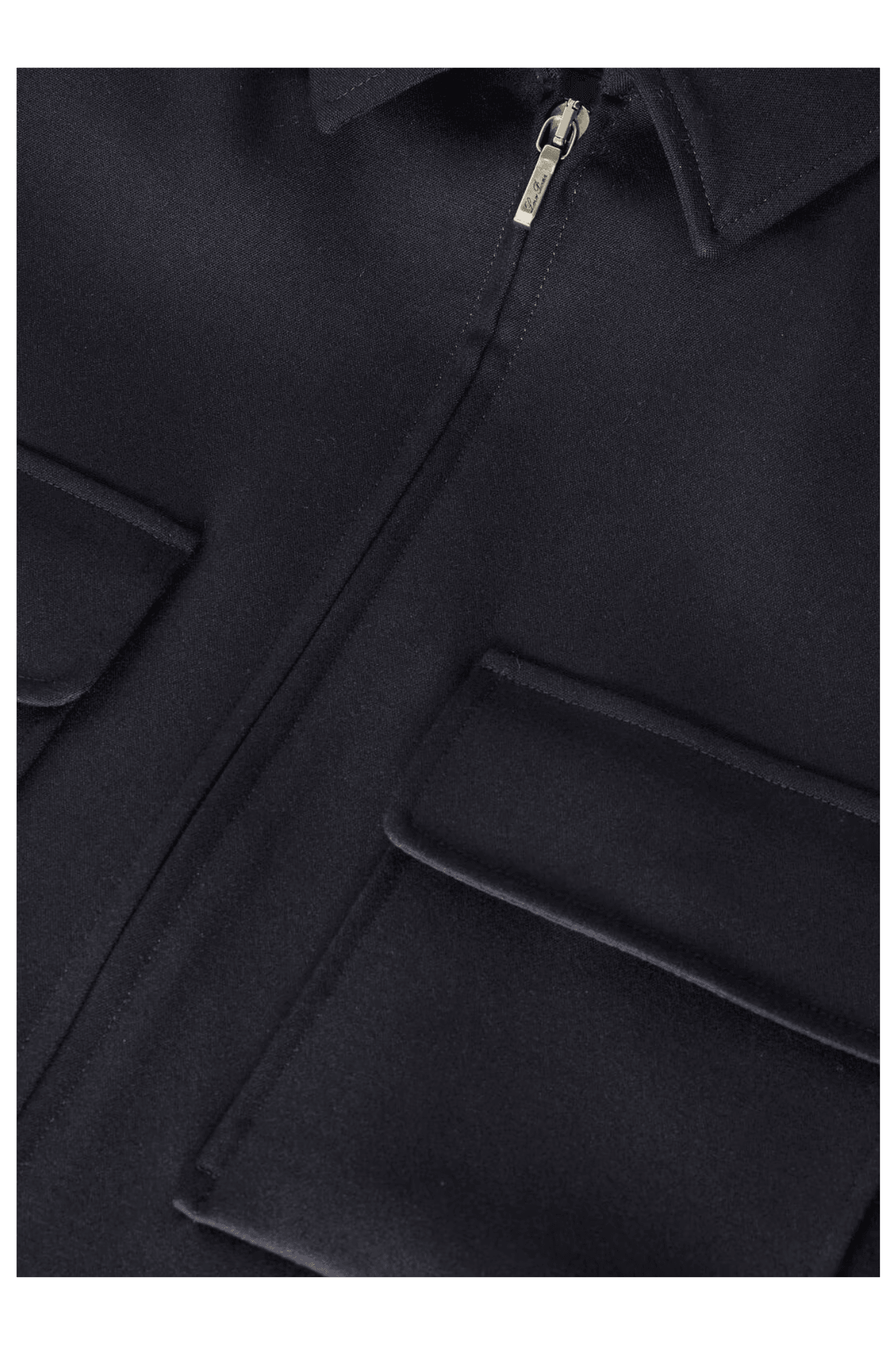 <tc>Loro Piana</tc> เสื้อเชิ้ตผู้ชายลายสวดมนต์