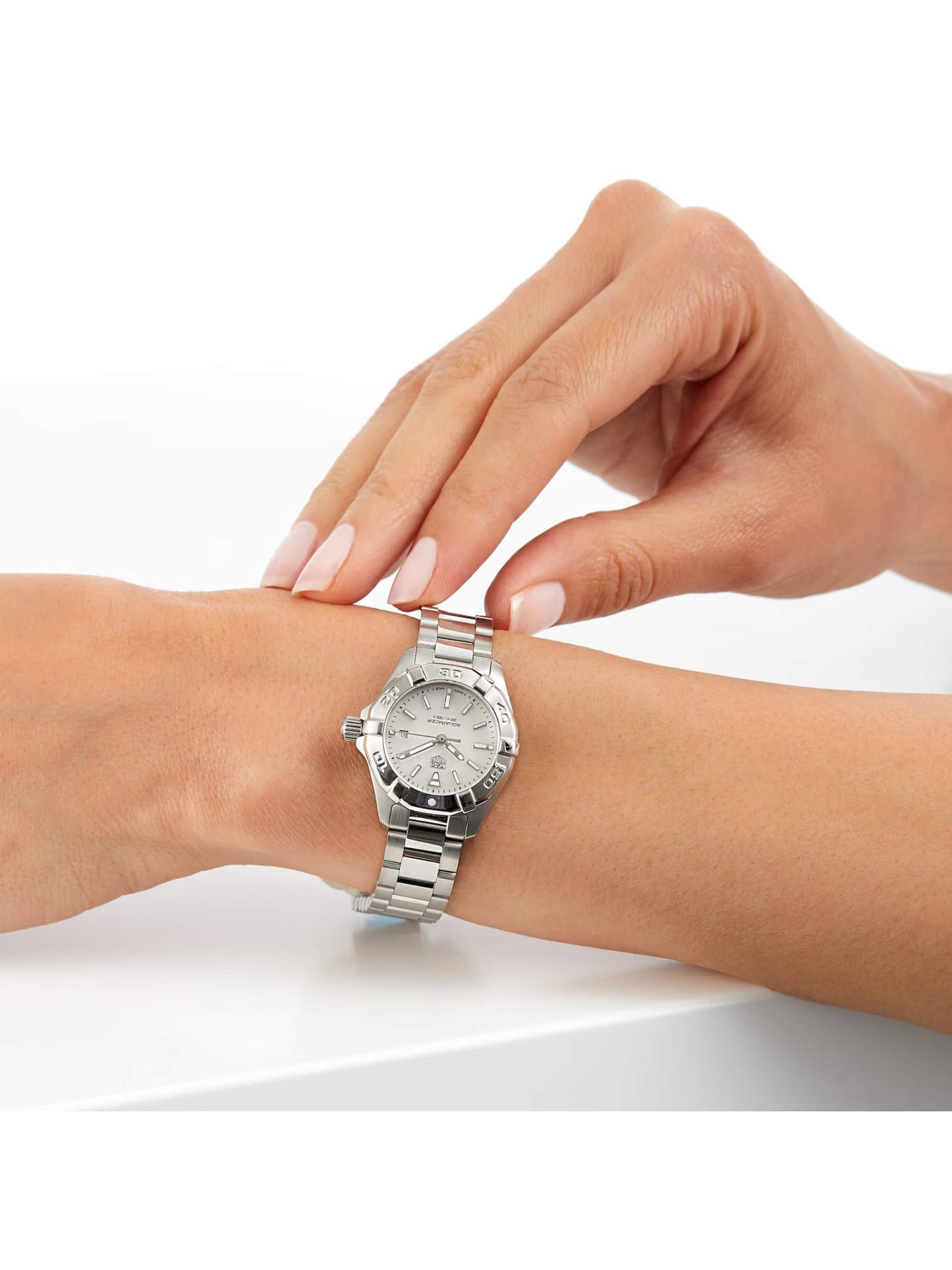 <tc>TAG Heuer</tc> アクアレーサー 300M クォーツ 27mm レディース腕時計